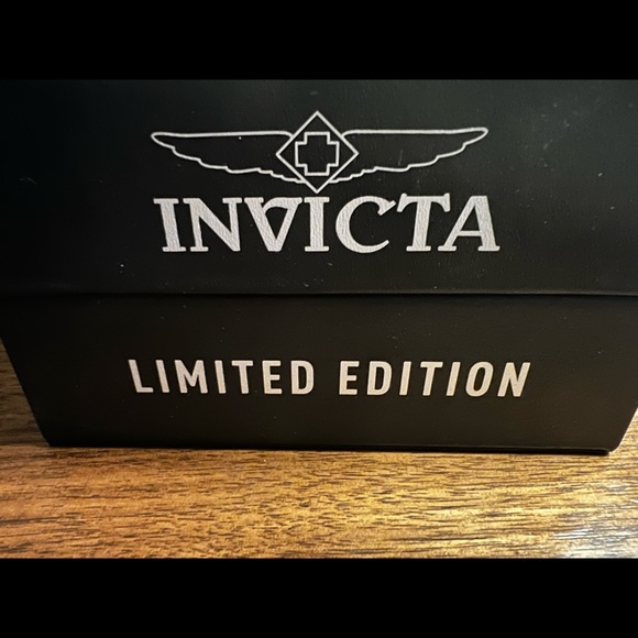 Invicta Disney - Mickey Mouse 24752 Women's Quartz Watch - 40mm - Picture 2 of 8